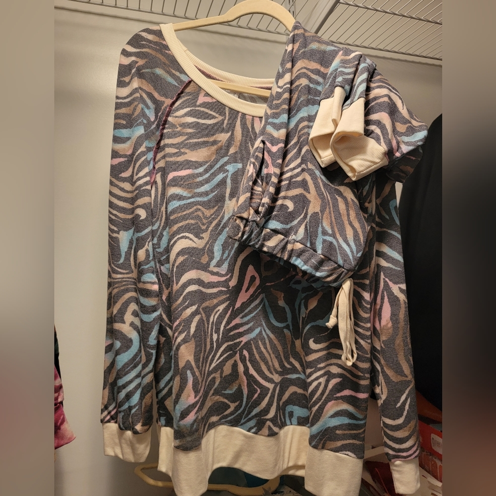 HoneyMe Colorful Zebra Print Lounge Set - Size Large.